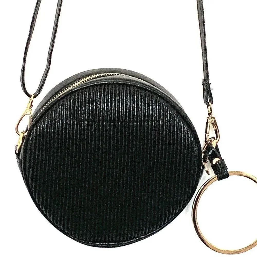 Circle Ribbed Black and Gold Crossbody/Wristlet Purse
